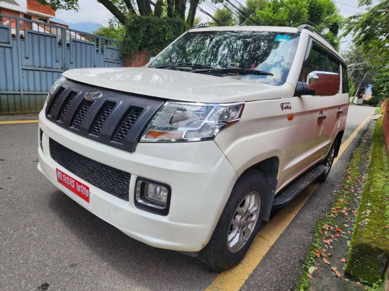 Mahindra TUV 300 T8