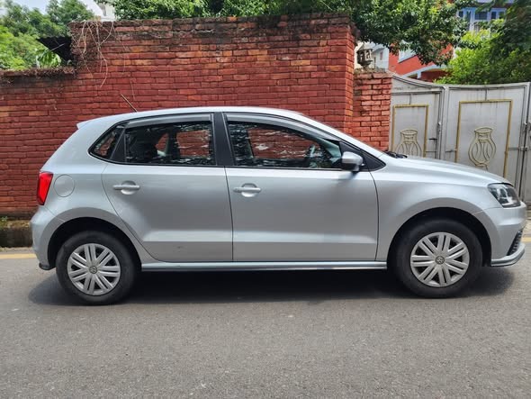 Volkswagen Polo 1.0 Trendline 2020** 🚗 🩶 **Color: Silver**