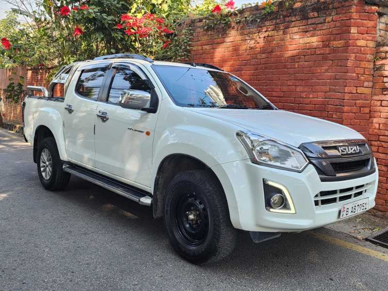 Isuzu Hilander 4WD